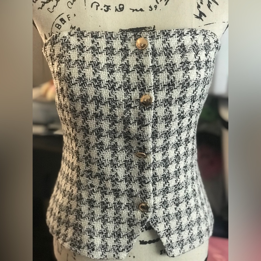 NWT Sincerely Jules Strapless Button Down Top